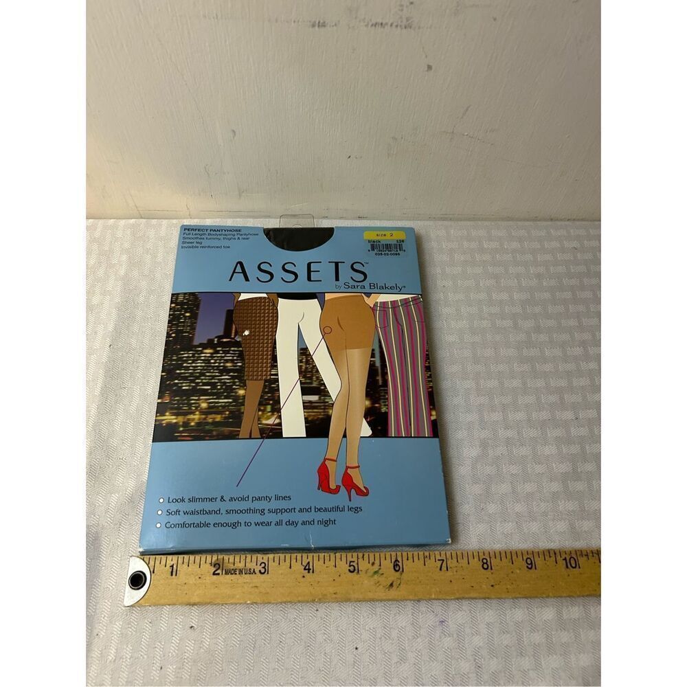 Assets by Sara Blakely Panty hoses size 2 Black‎ #126 new M?